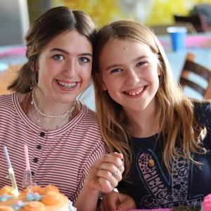 Meet your Posher, Linzee